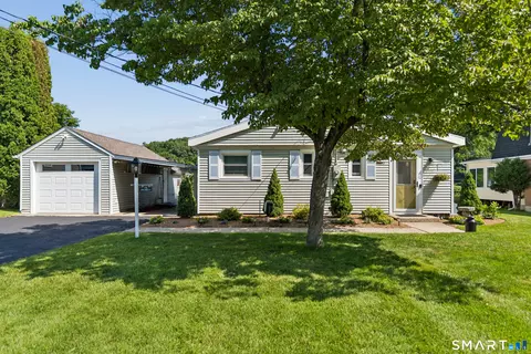 Exterior - 52 Housatonic Dr, Sandy Hook, CT 06482 photo 4 of 8
