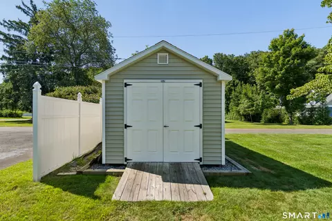 Exterior - 52 Housatonic Dr, Sandy Hook, CT 06482 photo 5 of 8