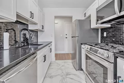 53 Carriage Dr #53, Milford, CT 06460
