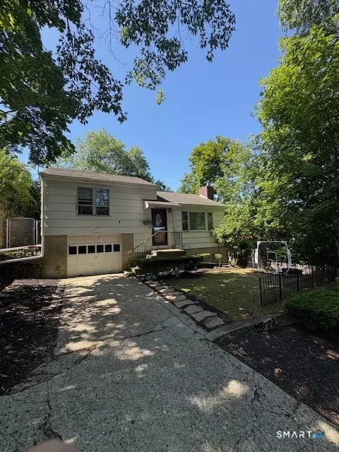 50 Crest St, New London, CT 06320