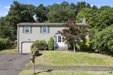 288 Knob Hill Rd, Meriden, CT 06451
