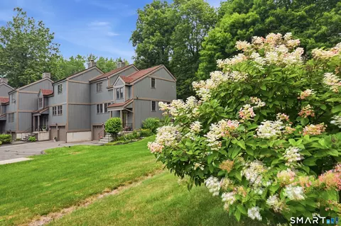 Exterior - Undisclosed, Brookfield, CT 06804 photo 6 of 8