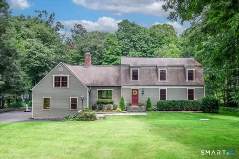 121 Carriage Dr, Southbury, CT 06488