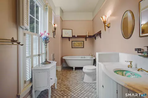 Bath - 40 Main St, Plainfield, CT 06374 photo 2 of 3