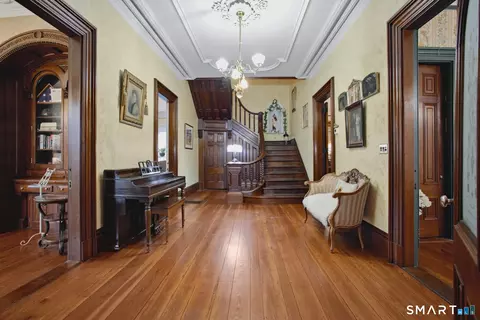 Entry Way - 40 Main St, Plainfield, CT 06374 photo 2 of 10
