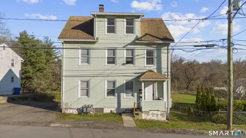 27 Botsford St, Meriden, CT 06451