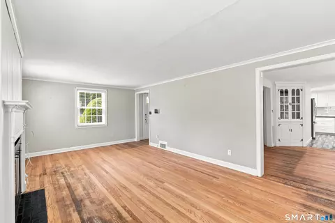 Living - 866 Ridge Rd, Wethersfield, CT 06109 photo 4 of 6