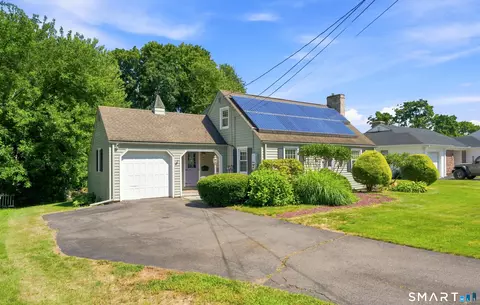Exterior - 866 Ridge Rd, Wethersfield, CT 06109 photo 4 of 9