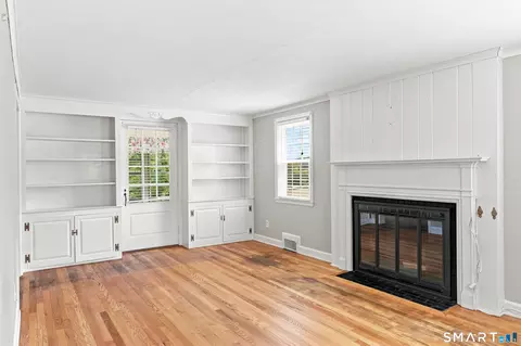 Living - 866 Ridge Rd, Wethersfield, CT 06109 photo 5 of 6