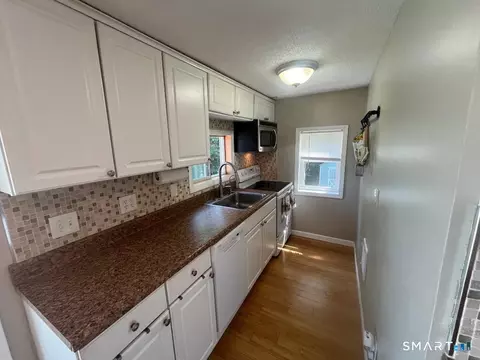 Kitchen - 91 White Rd, Ellington, CT 06029 photo 2 of 4