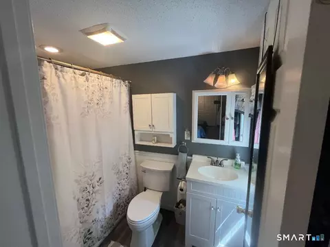 Bath - 91 White Rd, Ellington, CT 06029 photo 1 of 1