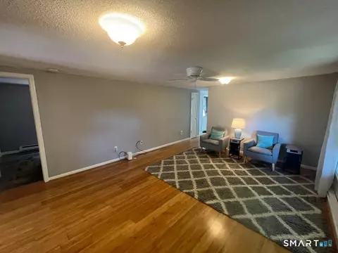 Living - 91 White Rd, Ellington, CT 06029 photo 2 of 4