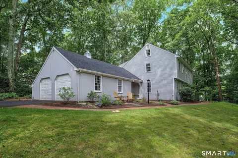 Exterior - 25 Knob Hill Rd, Madison, CT 06443 photo 2 of 12