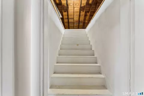 Entry Way - 70 Bielefield Rd, Middletown, CT 06457 photo 4 of 5