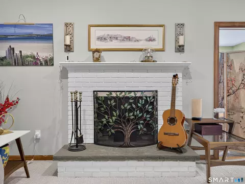 Living - 98 S Front St, Middletown, CT 06457 photo 3 of 4