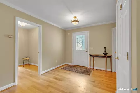 Entry Way - 34 Collier Rd, Wethersfield, CT 06109 photo 1 of 2