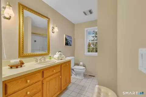 Bath - 34 Collier Rd, Wethersfield, CT 06109 photo 2 of 4