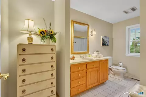 Bath - 34 Collier Rd, Wethersfield, CT 06109 photo 1 of 4