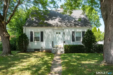 Exterior - 87 Spring St, Windsor Locks, CT 06096 photo 2 of 9