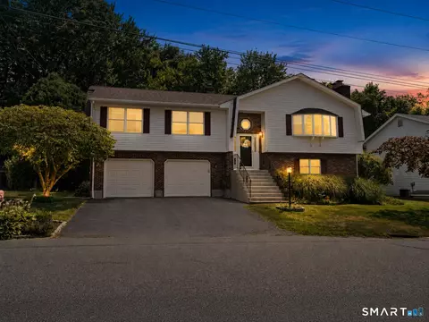 Exterior - 11 Middleway E, Waterbury, CT 06708 photo 2 of 6