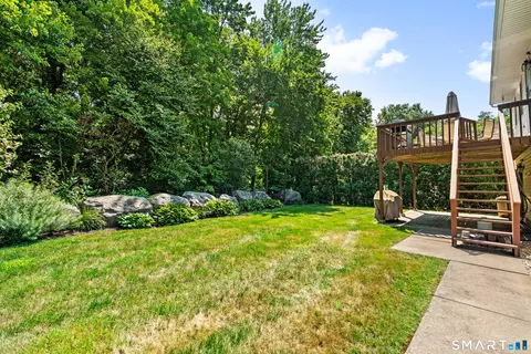 Exterior - 11 Middleway E, Waterbury, CT 06708 photo 5 of 6