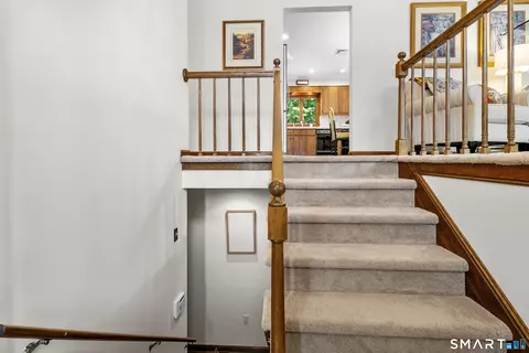 Entry Way - 11 Middleway E, Waterbury, CT 06708 photo 1 of 1