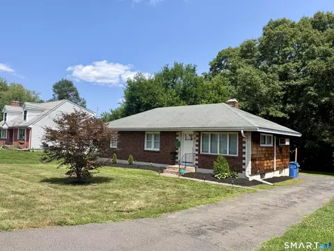 25 Radding St, Manchester, CT 06042