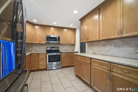 Kitchen - 19 Crestwood Rd, Monroe, CT 06468 photo 2 of 4