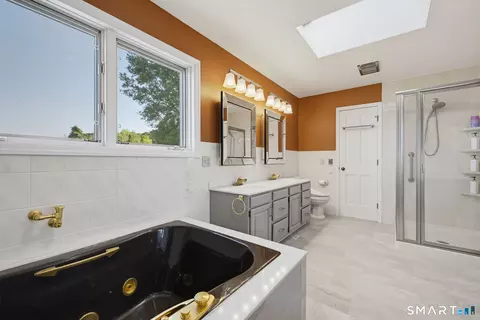 Bath - 35 Nettleton Hollow Rd, Bethlehem, CT 06751 photo 3 of 3