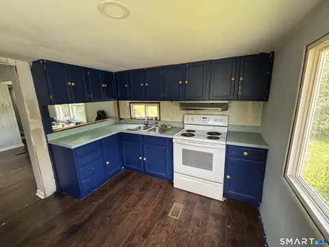 Kitchen - 49 Erin Dr, Plainfield, CT 06374 photo 4 of 4
