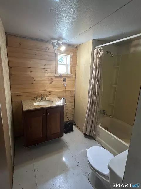 Bath - 49 Erin Dr, Plainfield, CT 06374 photo 1 of 1