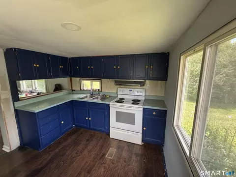 Kitchen - 49 Erin Dr, Plainfield, CT 06374 photo 3 of 4