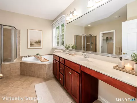 Bath - 13 Watkins Dr #13, Sandy Hook, CT 06482 photo 3 of 3