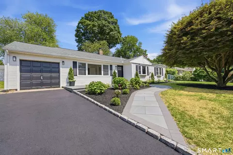 5 Tod Rd, Norwalk, CT 06851
