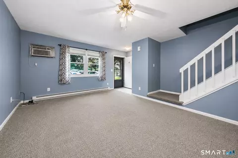 Living - 268 Divinity St #12, Bristol, CT 06010 photo 3 of 5