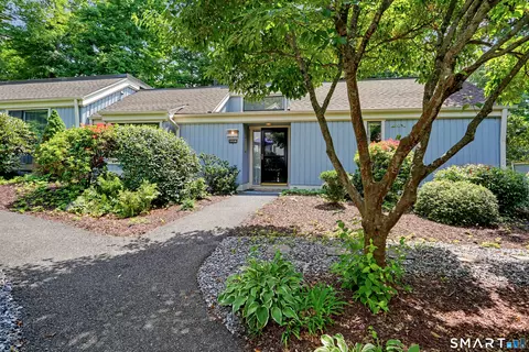 1003 Heritage Vlg #B, Southbury, CT 06488