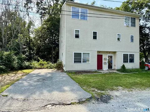10 Hillcrest St #A, Norwich, CT 06360