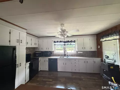 Kitchen - 517 Davis Rd, Killingly, CT 06239 photo 1 of 2