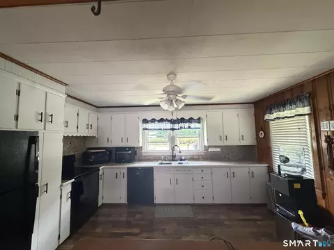 Kitchen - 517 Davis Rd, Killingly, CT 06239 photo 2 of 2