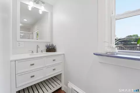 Bath - 34 Rice Rd, East Windsor, CT 06016 photo 4 of 6