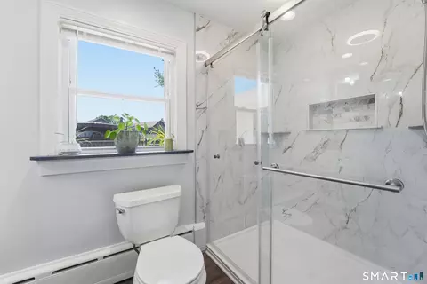 Bath - 34 Rice Rd, East Windsor, CT 06016 photo 3 of 6