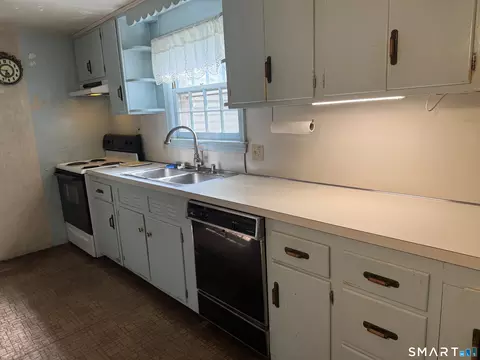 Kitchen - 2 Ballfall Rd, Rockfall, CT 06481 photo 1 of 3