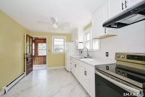Entry Way - Undisclosed, Torrington, CT 06790 photo 2 of 3