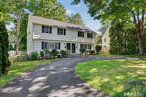 63 Oak St, New Canaan, CT 06840