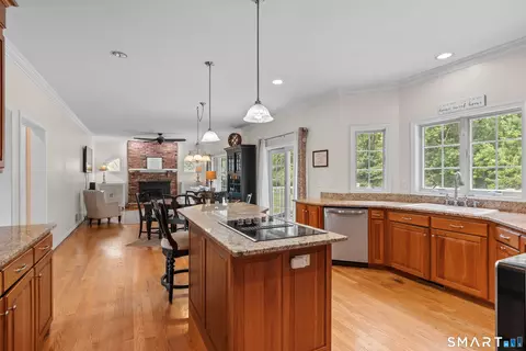 Kitchen - 10 Harbourside Dr, Suffield, CT 06078 photo 2 of 4