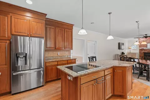 Kitchen - 10 Harbourside Dr, Suffield, CT 06078 photo 4 of 4
