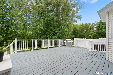 Exterior - 10 Harbourside Dr, Suffield, CT 06078 photo 3 of 3