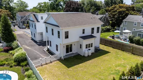 30 Country Rd, Fairfield, CT 06824