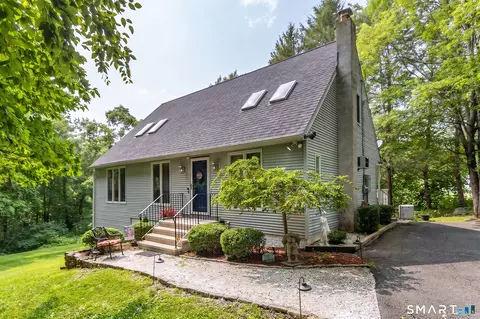 51 Rocky Hill Rd, New Fairfield, CT 06812