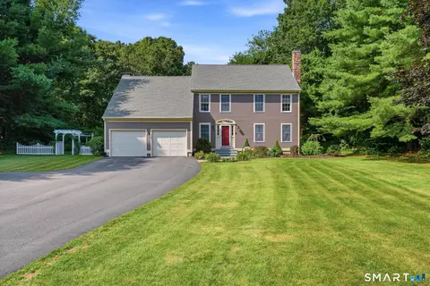 54 Heatherwood Dr, Colchester, CT 06415